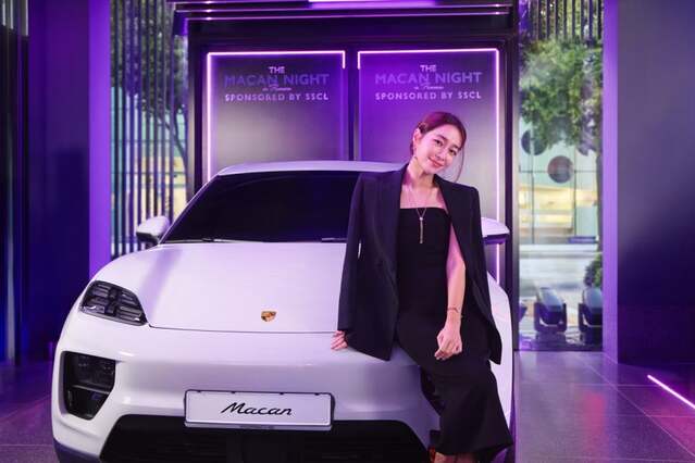 ▲ '더 마칸 나잇 인 한남' 행사에 참석한 'SSCL 프렌즈' 배우 이민정이 마칸 일렉트릭 앞에서 사진 촬영을 하고 있다. ⓒSSCL