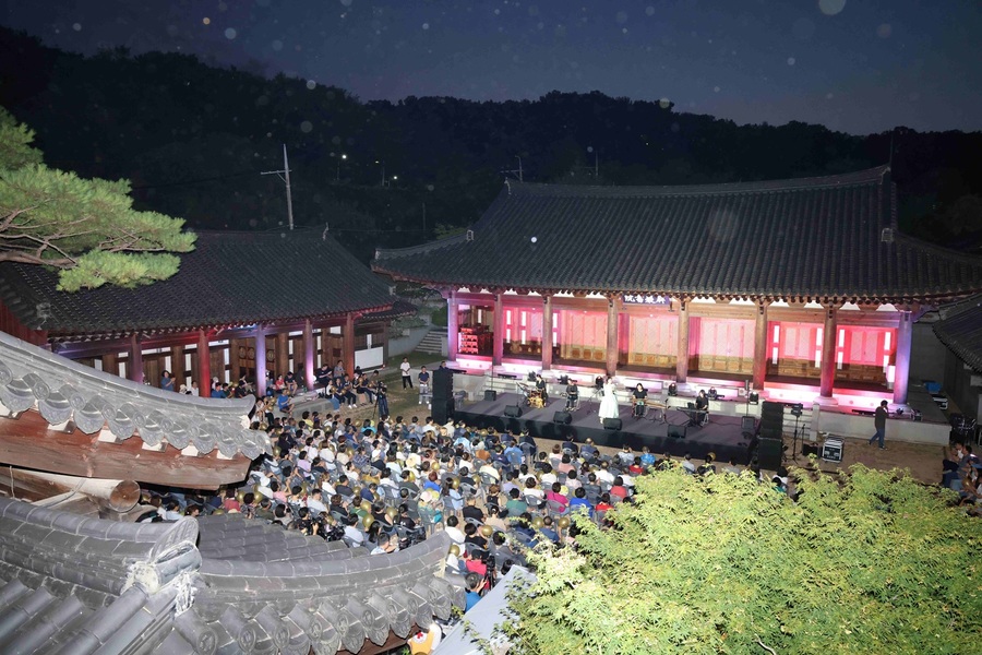 ▲ 대구 달서구(구청장 이태훈)는 오는 30일 오후 7시, 지역 문화유산인 병암서원에서 ‘병암서원 고택음악회’를 개최한다.ⓒ달서구