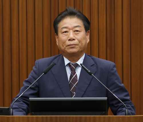 ▲ 김충식 세종시의회 의원이 25일 제100회 임시회 1차 본회의에서 5분자유 발언을 하고 있다.ⓒ세종시의회