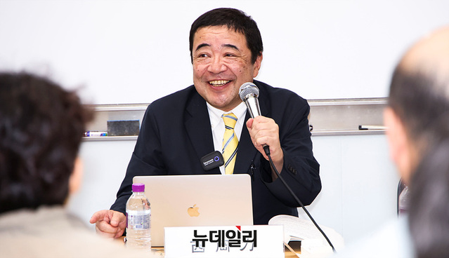 ▲ '일본인 납북자회'를 이끌며 지난 30여 년간 '일본인 납북자 구출 운동'을 펼쳐온 니시오카 쓰토무 일본 레이타쿠대 특임교수가 25일 오후 서울 서대문구 연세대 대우관 별관에서 연세대 이승만연구원(원장 양준모)이 '동북아 국제정세와 북한 해방: 이승만의 꿈'을 주제로 개최한 '우남자유포럼'에서 발표하고 있다. ⓒ서성진 기자