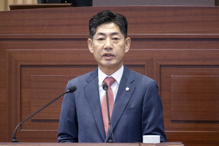 ▲ 경북도의회 차주식 의원(경산1)은 25일 제357회 임시회 제1차 본회의 도정질문에 나서 대구경북신공항 등 국비 확보 총력, 청년 월세 지원 재정 분담구조 개선 등을 촉구했다.ⓒ경북도의회