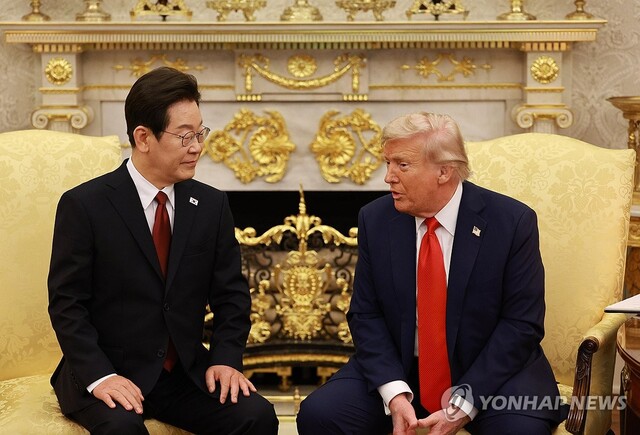 ▲ 이재명 대통령과 도널드 트럼프 미국 대통령이 25일(현지시간) 미국 워싱턴DC 백악관에서 정상회담을 하고 있다.ⓒ연합뉴스