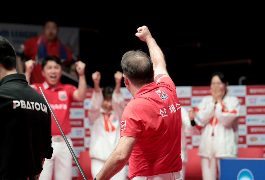 ▲ 프로당구 PBA 팀리그 웰컴저축은행이 극적으로 2라운드 우승을 차지했다.ⓒPBA 제공