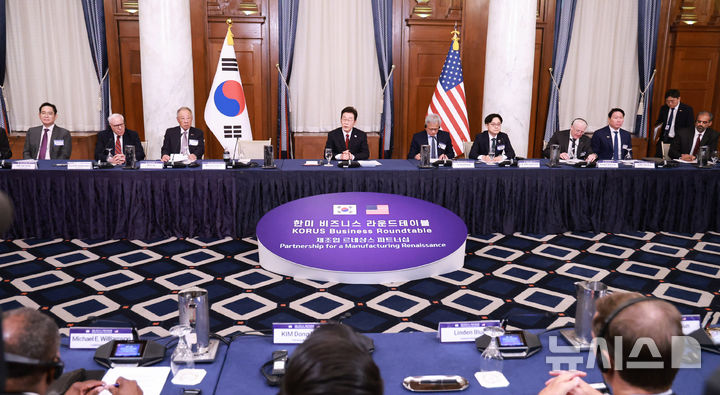 ▲ 이재명 대통령이 25일(현지 시간) 미국 워싱턴DC 윌라드 호텔에서 열린 한미 비즈니스 라운드테이블에서 발언하고 있다. (공동취재) 2025.08.26. ⓒ뉴시스