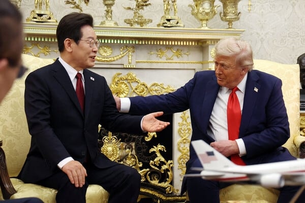 ▲ 이재명 대통령과 도널드 트럼프 미국 대통령이 25일(현지 시각) 미국 워싱턴DC 백악관에서 한미 정상회담을 하고 있다. ⓒ뉴시스