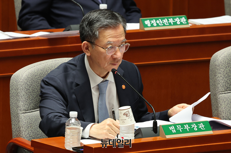 ▲ 정성호 법무부 장관이 26일 오전 서울 여의도 국회에서 열린 예산결산특별위원회 제2차 전체회의에서 질의에 답하고 있다. ⓒ 이종현 기자