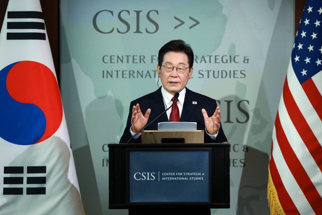 ▲ 이재명 대통령이 25일(현지 시간) 미국 워싱턴DC 전략국제문제연구소(CSIS)에서 정책 연설을 하고 있다. ⓒ뉴시스