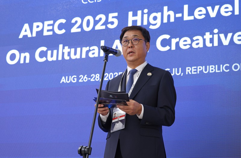 ▲ 최휘영 문화체육관광부 장관이 26일 경북 경주 우양미술관에서 열린 '2025 APEC 문화산업고위급대화 환영만찬 리셉션'에서 환영사를 하고 있다.ⓒ문체부