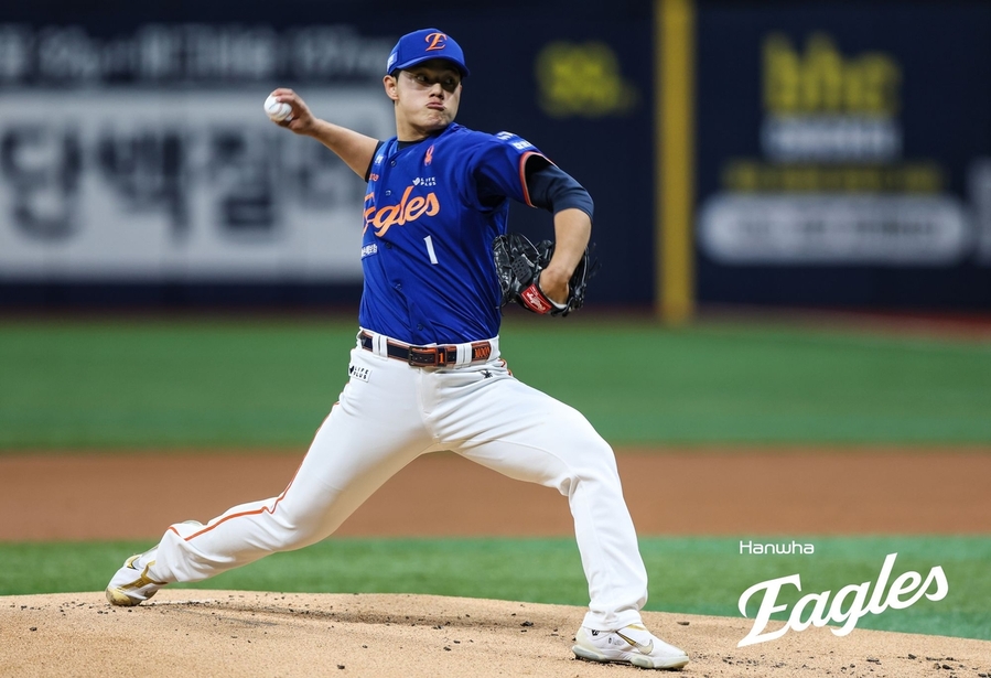 ▲ 한화 선발 문동주가 키움전에서 역투를 펼치며 시즌 10승을 달성했다.ⓒ한화 이글스 제공