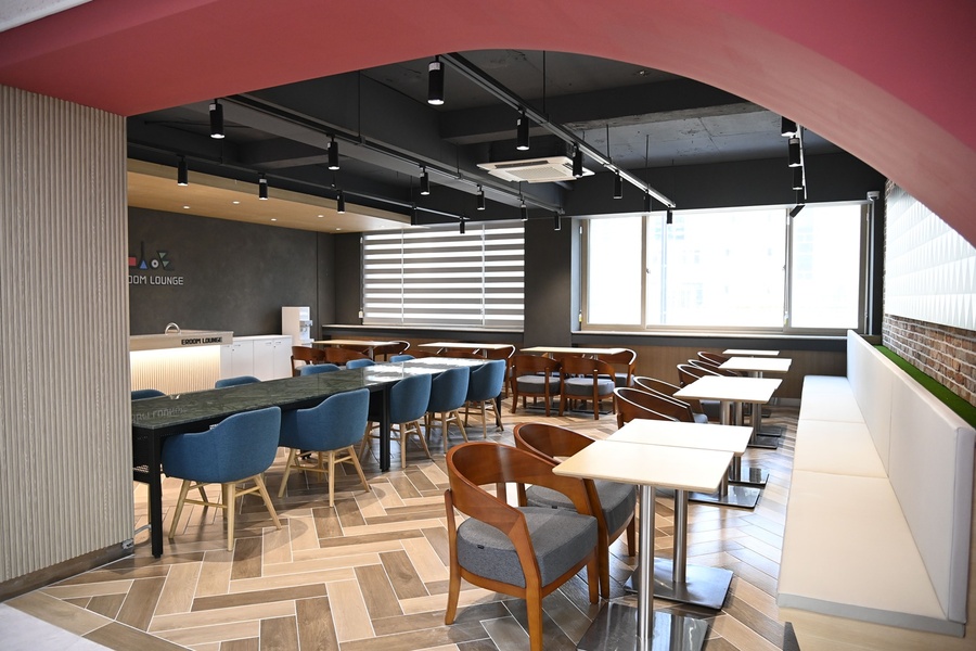 ▲ 달성군(군수 최재훈)은 지난 27일 화원읍 달성중학교 부지에 조성된 학교복합시설 ‘달성이룸캠프’ 개관식을 개최했다. 사진 ‘달성이룸캠프’ 내부모습.ⓒ달성군