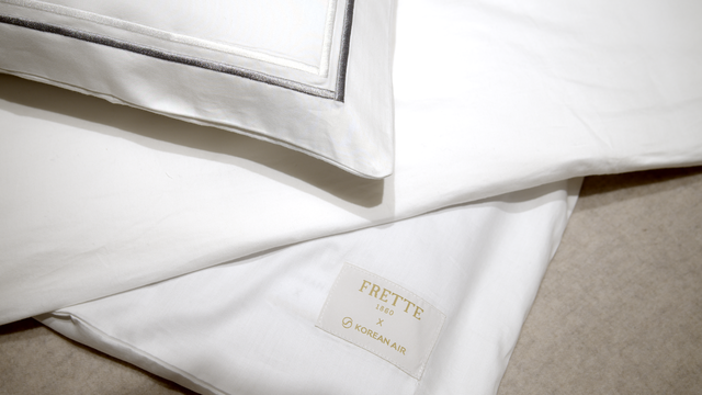 ▲ 대한항공은 일등석 베딩(Bedding)으로 전세계 5~6성급 호텔에서 사용하는 이탈리아 하이엔드 브랜드 ‘프레떼(Frette)’를 선정했다.ⓒ대한항공