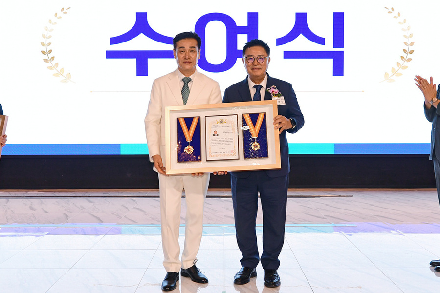 ▲ 김명수 광산구의회 의장, ‘2025 자랑스런 한국인 대상’ 수상ⓒ광산구의회 제공
