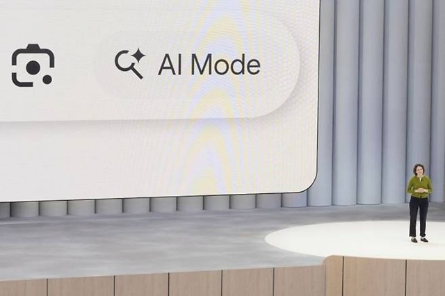 ▲ 리즈 리드 구글 검색 담당 부사장이 I/O 행사에서 연설하고 있다. AP연합뉴스. ⓒ연합뉴스
