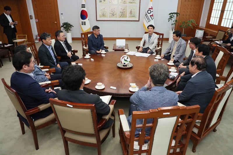 ▲ 강원특별자치도가 29일 대한행정사회 강원지방행정사회와 간담회를 진행했다. ⓒ강원특별자치도