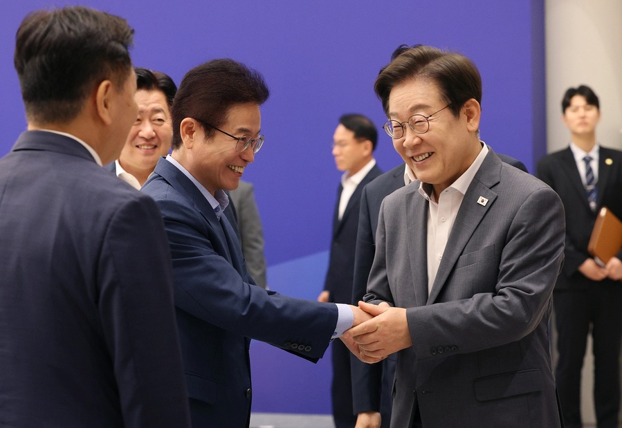 ▲ 이철우 지사는 많은 어려움 속에서도 주요 도정 현안들을 앞장서 챙기고 이재명 대통령을 비롯해 경제부총리, 국회 등에 주요 정책과 예산 사업을 직접 건의하고 설명한 것이 마지막 정부예산 반영에 주요하게 작용한 것으로 알려졌다.ⓒ경북도