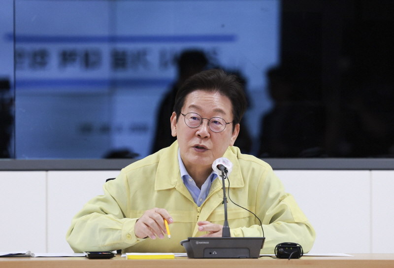 ▲ 이재명 대통령이 30일 강원 강릉시청 재난안전상황실에서 가뭄 대책 회의를 주재하고 있다. ⓒ뉴시스