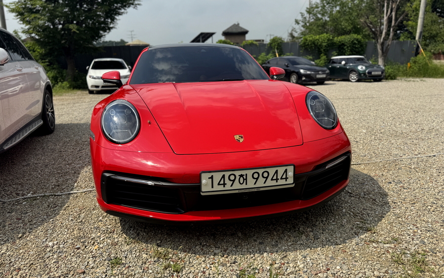 ▲ 이번에 체험한 쏘카 포르쉐 차량 모습. 강렬한 레드 컬러가 매력적이다. ⓒ김재홍 기자