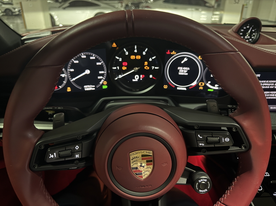 ▲ 포르쉐의 앰블럼 모습. ⓒ김재홍 기자