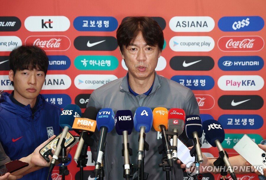 ▲ 홍명보 한국 축구대표팀 감독이 손흥민 주장 교체설에 대해 다시 한 번 입장을 드러냈다.ⓒ연합뉴스 제공