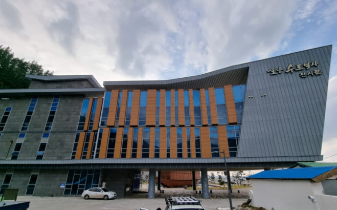 ▲ 2010년 문을 닫은 울릉중학교 태하분교장은 울릉군이 매입해 2017년 ‘수토역사전시관’으로 재탄생했다.ⓒ경북교육청