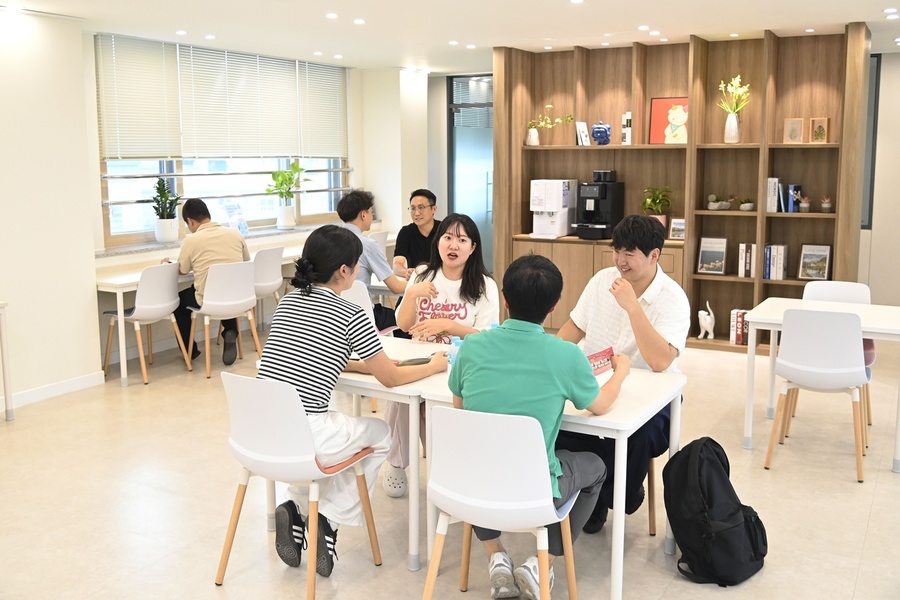 ▲ 대구 달성군(군수 최재훈)은 청년들이 자유롭게 모여 소통하고 역량을 키울 수 있는 복합공간인 ‘달성청년마당’을 개소하고, 다양한 청년 지원 활동에 나선다ⓒ달성군