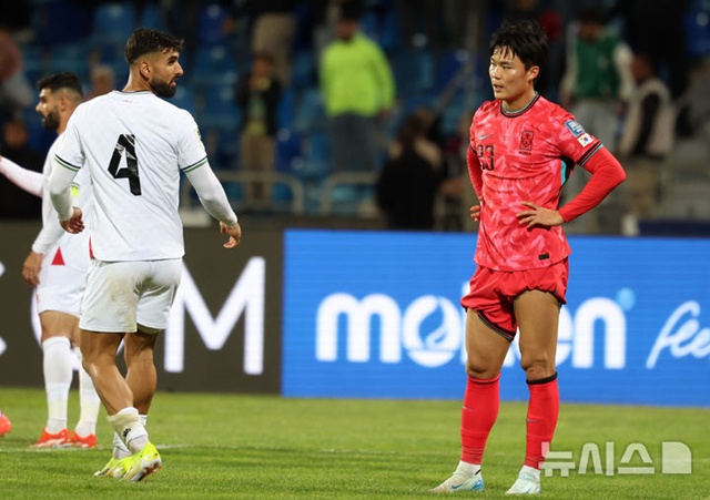 ▲ 요르단 암만 국제경기장에서 열린 2026 국제축구연맹(FIFA) 북중미 월드컵 아시아 3차 예선 B조 6차전 한국과 팔레스타인의 경기에서 1대 1 무승부를 기록한 한국 오현규가 아쉬워하고 있다. 241119 ⓒ뉴시스