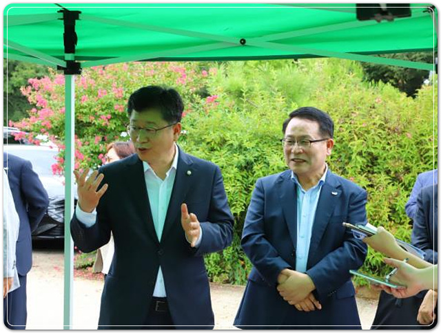 ▲ ⓒ안호영 국회의원-정헌율 익산시장. 김성수기자