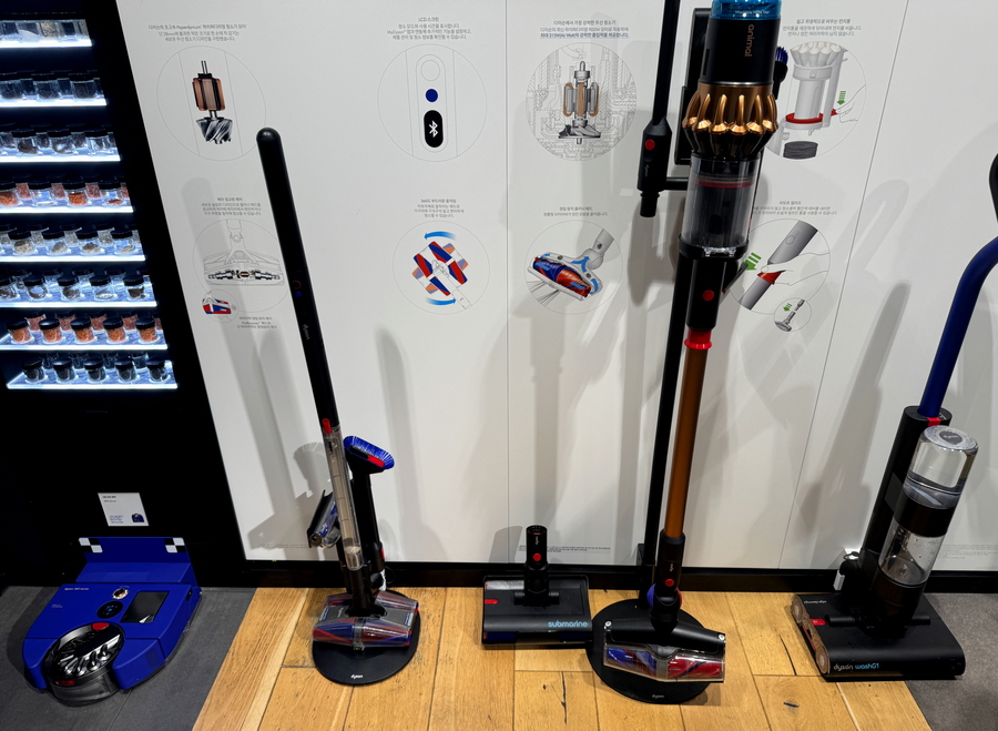 ▲ 다이슨이 올해 출시한 펜슬백과 V16 피스톤 애니멀 제품 모습. ⓒ김재홍 기자