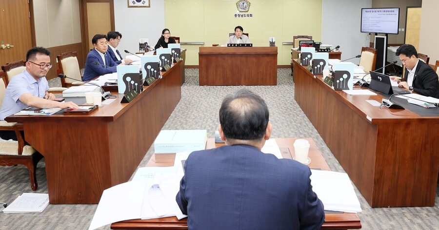 ▲ 충남도의회 기획경제위원회의 모습.ⓒ충남도의회