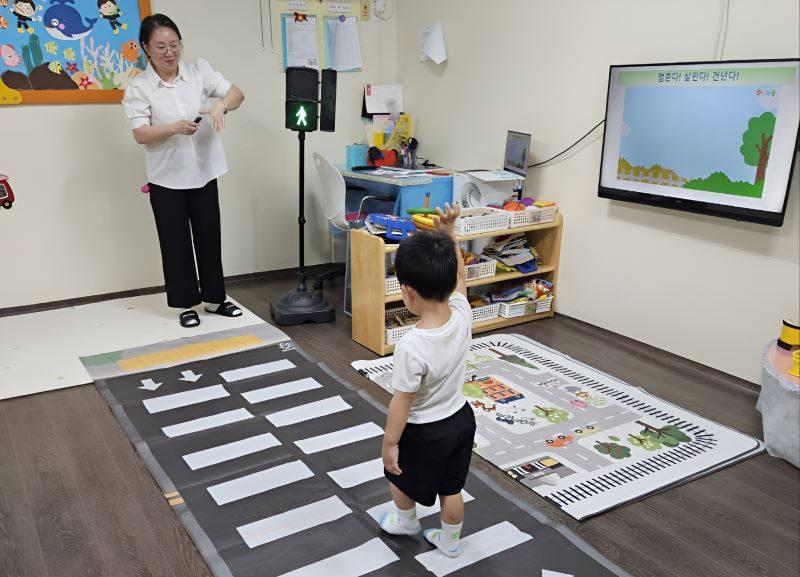 ▲ 아산시의 ‘안전사고 6대 분야’ 어린이집 원아 교육 모습.ⓒ아산시