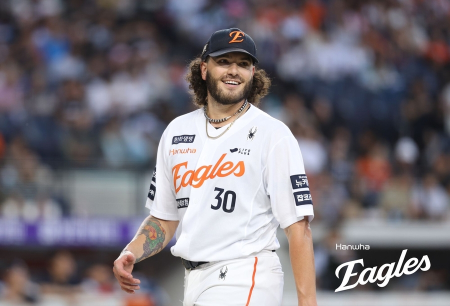 ▲ 한화의 '절대 에이스' 폰세가 KBO리그 한 시즌 최다 탈삼진 신기록을 세웠다.ⓒ한화 이글스 제공