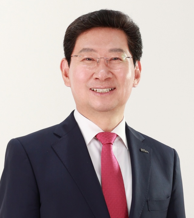 ▲ 도시재생 현장과 첨단기술 각축장인 IFA를 살펴보기 위해 독일 베를린으로 출국한 이상일 용인시장. ⓒ용인시 제공