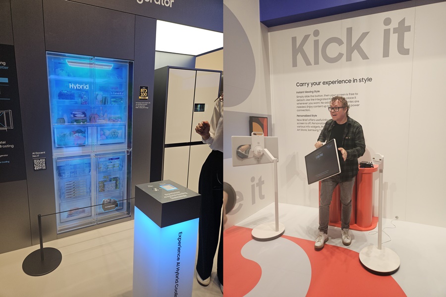 ▲ 삼성전자 IFA2025 부스에서 관람객들이 AI 냉장고와(왼쪽) 무빙스타일을 체험 중인 모습ⓒ윤아름 기자