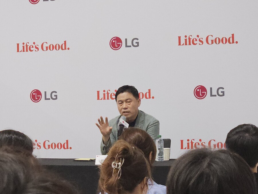 ▲ 류재철 LG전자 HS사업본부장(사장)이 4일(현지시간) 독일 베를린 IFA2025 현장에서 열린 기자간담회에 참석해 발표하고 있다.ⓒ윤아름 기자