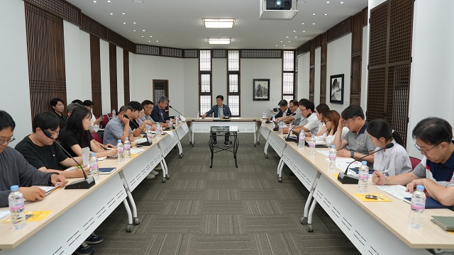 ▲ 경북문화관광공사는 지난 3일 공사 중회의실에서 ‘2025 APEC 정상회의’의 성공적 개최를 위한 APEC 관련사업 중간점검 2차 회의를 열었다.ⓒ경북관광공사