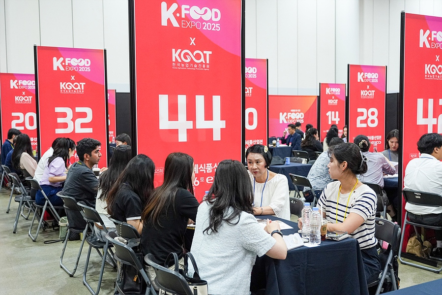 ▲ 이번 전시회에서 열린 ‘해외바이어 수출상담회’에는 미국, 캐나다, 영국 등 20개국 70개 업체가 참가해 721건, 약 3,852만 달러 규모의 상담 성과를 거둬 향후 수출에 대한 기대감을 높였다.ⓒ대구시