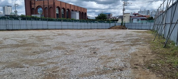 ▲ 한화생명볼파크 인근 시 소유 부지(중부소방서)를 활용해 조성한 임시 공영주차장 전경.ⓒ대전시