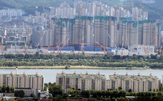 ▲ 서울 남산에서 바라본 한강변 아파트 단지ⓒ연합뉴스