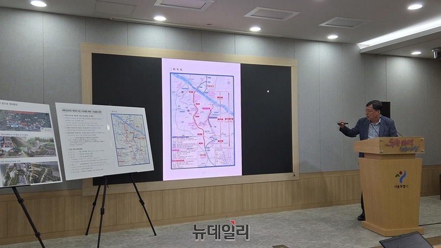 ▲ 오대중 서울시 도로기회관이 서부간선도로 평면화 작업 보류 결정을 발표하고 있다. ⓒ