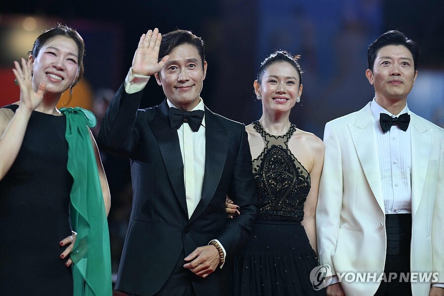 ▲ 베네치아영화제서 '어쩔수가없다' 공식 첫 상영…박찬욱·이병헌·손예진 등 참석 ⓒ연합뉴스