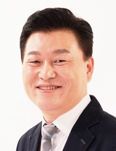 ▲ 9일 ‘대통령직속 지방시대위원회’ 부위원장으로 발탁된 신용한 서원대 교수.ⓒ서원대학교