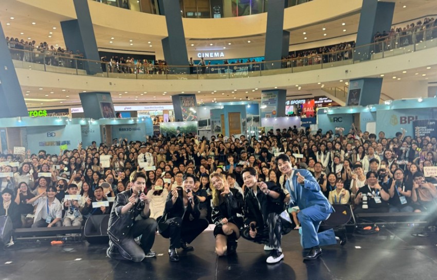 ▲ 지난 달 30~31일 필리핀 마닐라 SM몰 오브 아시아 뮤직홀에서 열린 '코리아 트래블 피에스타'에 참가한 뮤지컬 '드림하이'.ⓒ한국관광공사·아트원 컴퍼니