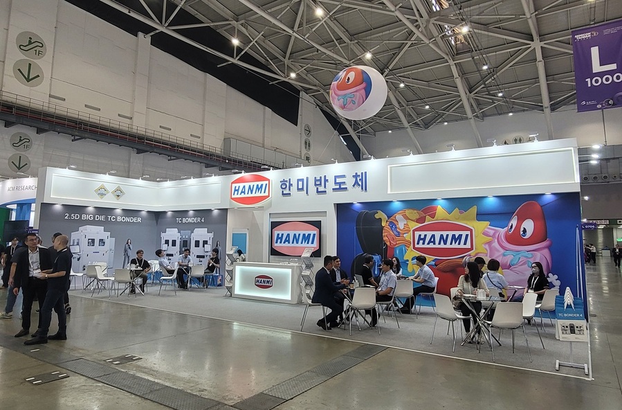 ▲ 2025 세미콘 타이완 전시회 한미반도체 부스 현장ⓒ한미반도체