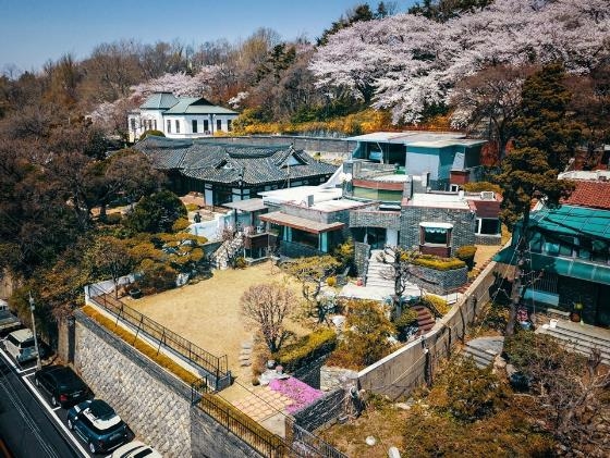 ▲ 인천시 중구에 위치한 개항장 이음 1977  전경. 30일까지 사진전이 열린다. ⓒ인천도시공사 제공