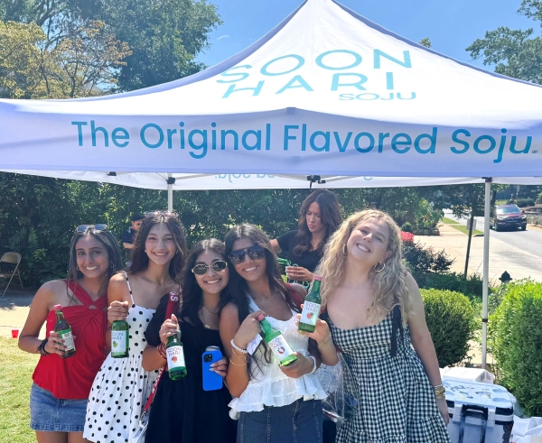 ▲ 롯데칠성음료가 미국에서 과일소주 순하리를 알리는 마케팅 활동을 펼치고 있다.ⓒ롯데칠성음료