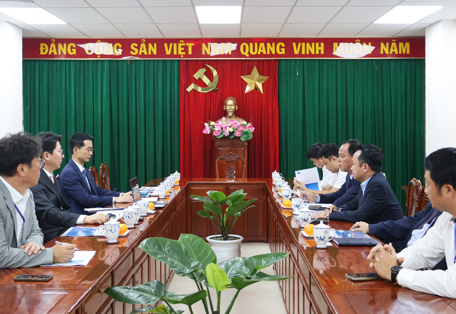 ▲ 대한전선과 동나이성 관계자가 투자에 대한 논의를 하는 모습. ⓒ대한전선