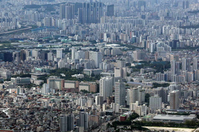 ▲ 서울 남산에서 바라본 시내 빌딩과 아파트 단지ⓒ연합뉴스