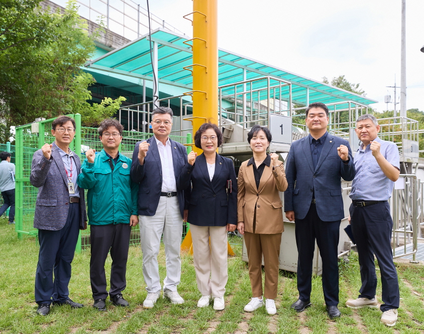 ▲ 대구시의회 기획행정위원회(위원장 윤영애)는 제319회 임시회 기간 중인 9월 11일 최근 침수피해가 발생한 노곡동 빗물펌프장과 산불로 피해를 입은 함지산 일대를 방문해 현장 점검을 실시했다.ⓒ대구시의회