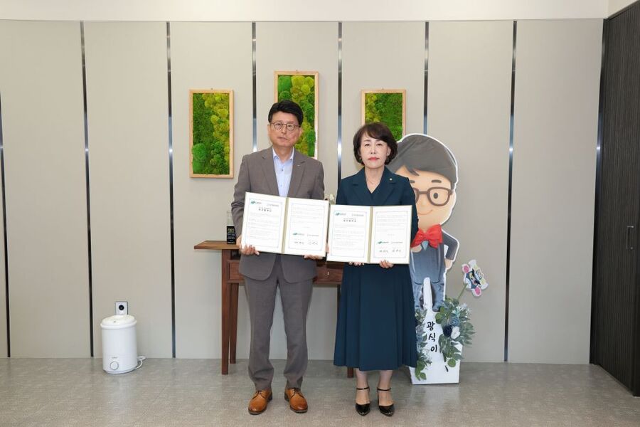 ▲ 대구 북구청(청장 배광식)은 11일 오전 11시 북구청에서, (사)중소기업융합대구경북연합회(대표 김경미)와 중소기업 경쟁력 강화를 위한 업무협약을 체결했다.ⓒ북구청