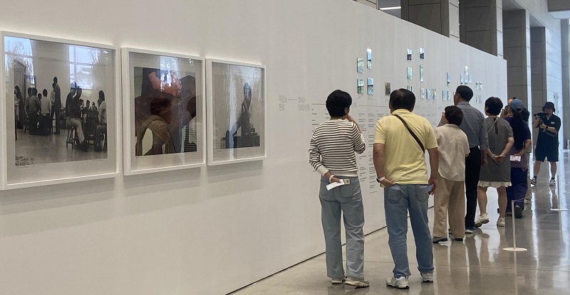 ▲ 중등교장단이 대구미술관에서 예술감상 하고 있다.ⓒ세종교육청